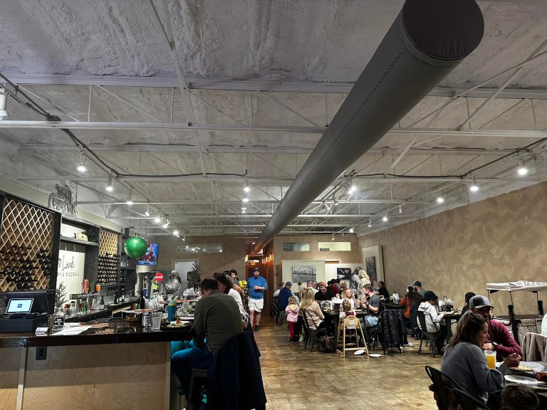 290 PIzza Interior 768x576